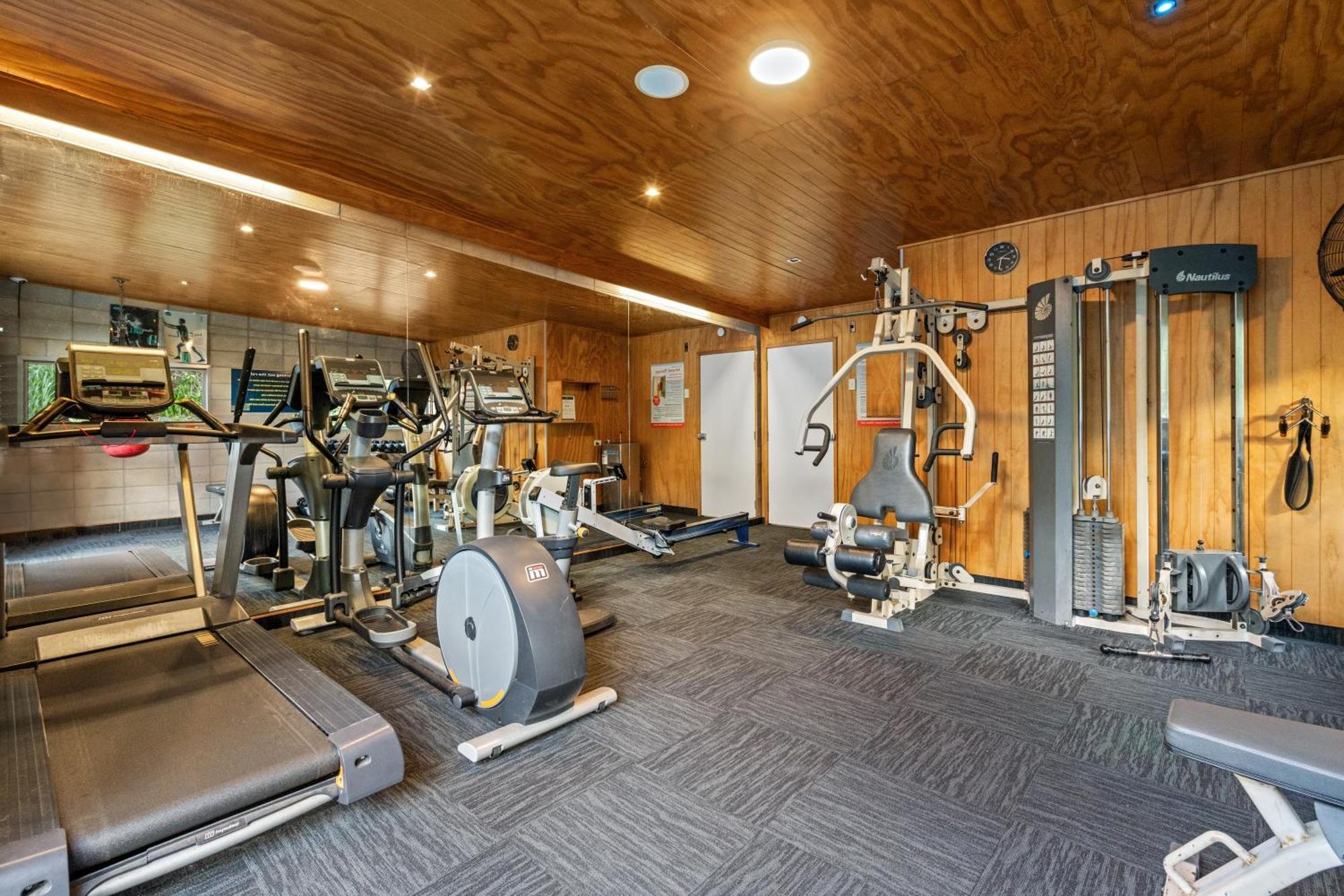 Tasman Holiday Parks - Waihi Beach Extérieur photo The gym at the 100 East 53rd Street building