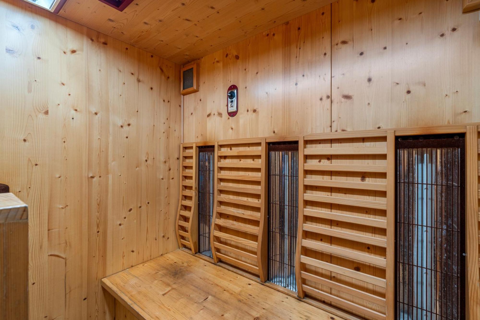 Tasman Holiday Parks - Waihi Beach Extérieur photo A modern dry sauna
