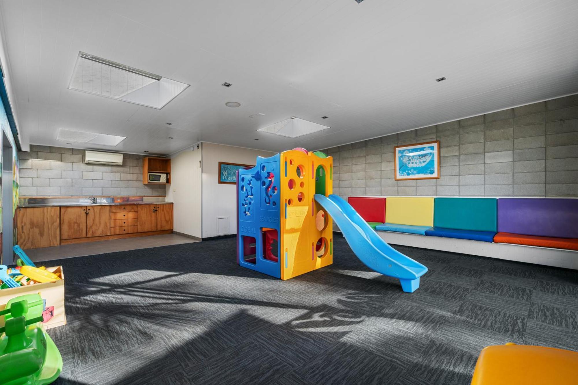 Tasman Holiday Parks - Waihi Beach Extérieur photo The children's playroom