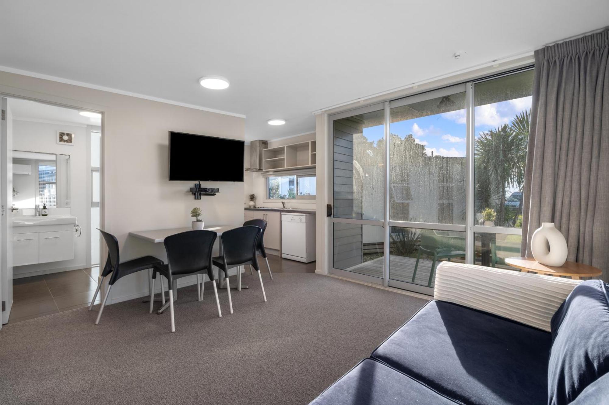 Tasman Holiday Parks - Waihi Beach Extérieur photo A typical one-bedroom apartment at the hotel