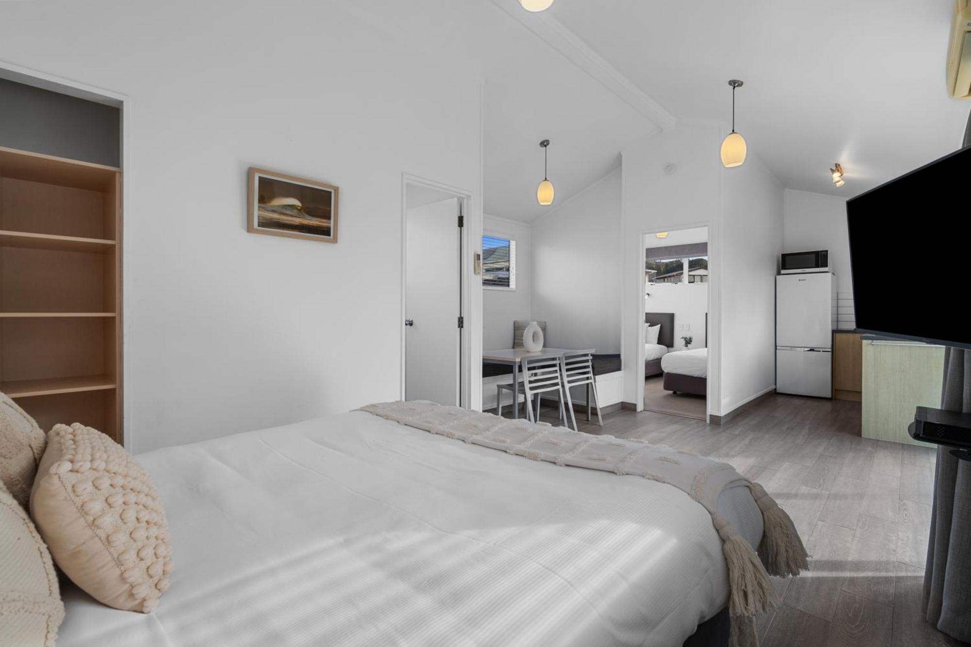 Tasman Holiday Parks - Waihi Beach Extérieur photo Interior of a typical apartment
